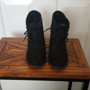 Women's faux suede like booties